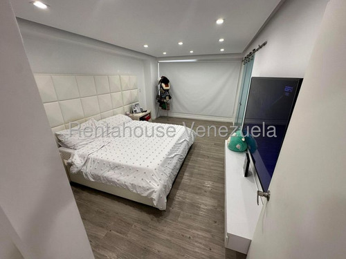 Apartamento Piso Bajo 178 M² 3h, 4b, 2p, Residencias Alto Hatillo Humbold Con Pozo De Agua En Venta En Alto Hatillo Calle El Pauji Caracas