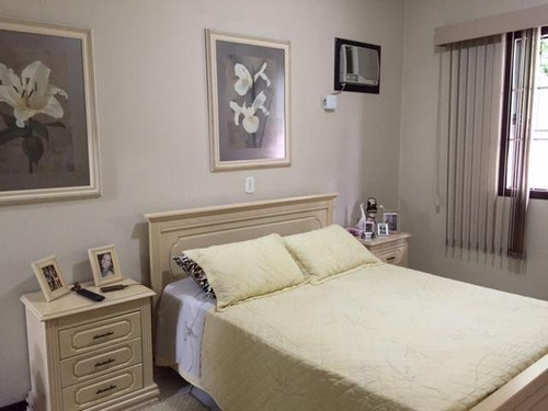 Imagem 8 de 18 de Casa No Glória Com 4 Quartos Para Venda, 194 M² - Lg5029