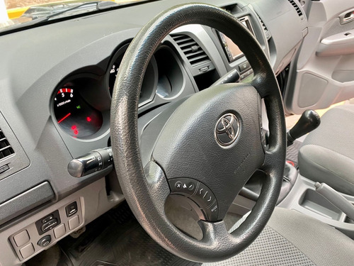 Imagen 13 de 19 de Toyota Hilux (l05) 3.0 C/d 4x4 Tdi Srv 163cv