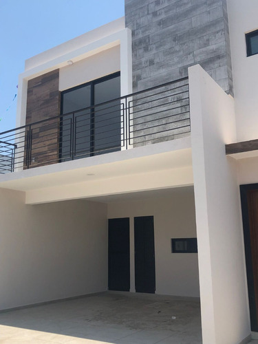 Casa En Venta En Veracruz, Fracc. Lomas De La Rioja, Riviera Veracruzana.