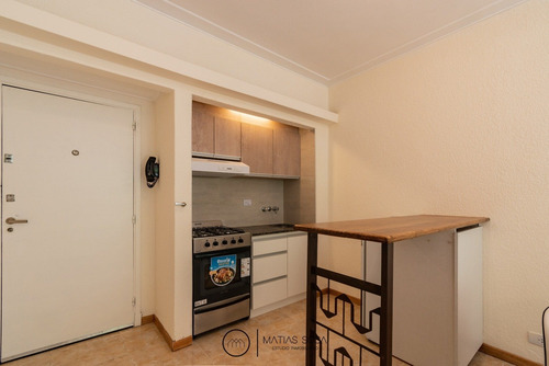 Departamento De 1 Ambiente A La Calle Con Balcón
