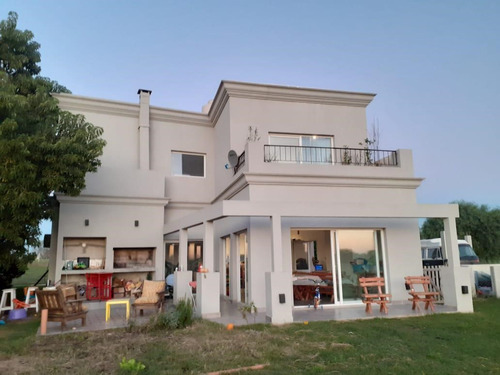 Casa  En Venta Ubicado En Estancias Del Pilar, Pilar, G.b.a. Zona Norte