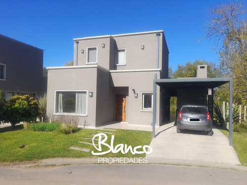 Casa En Alq. Temporario En Estancias Del Rio - 4 Ambientes A La Laguna