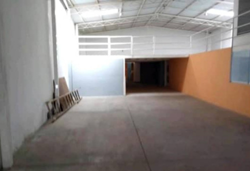 Imagen 4 de 10 de Galpón Y Apartamento