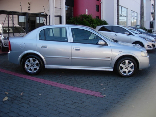 Imagem 3 de 9 de Gm Astra