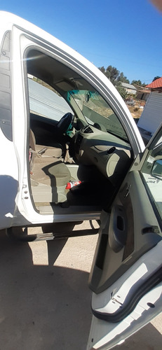 Mahindra Genio 2.2 2014 Cabina Simple