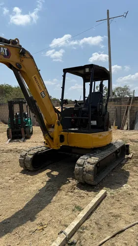 Miniexcavadora Caterpillar 305 Modelo 2019