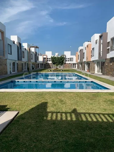 Casa De 2 Pisos, 3 Recamaras Dentro De Fracc. Privado Seguridad 24 Horas