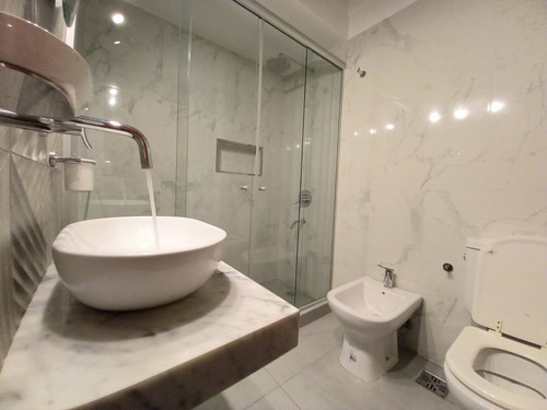 Imagen 14 de 21 de Dueño Vende Impecable Departamento De 3 Ambientes En Ph. Totalmente Reciclado.