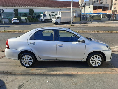 Imagem 15 de 15 de Toyota Etios Sedam X Plus 1.5