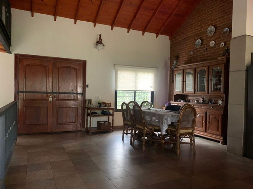 Imagen 7 de 17 de Hermosa Casa Quinta De 5 Amb Muy Amplios Y Luminosos.