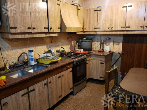 Imagen 7 de 15 de Venta De Casa De 4 Ambientes Con Quincho Con Parrilla Y Terraza En Bernal Este (27955)
