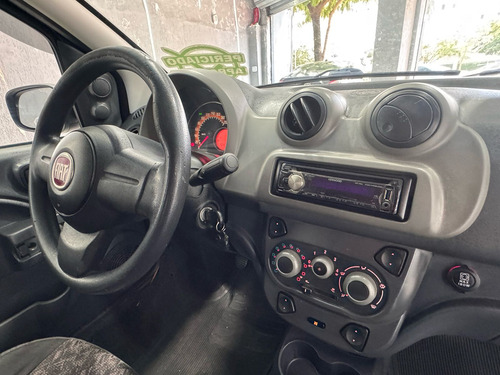 Fiat Uno Uno Vivace 1.0 8V (Flex) 4p