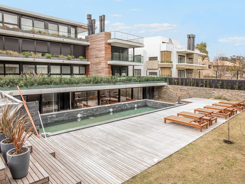 Apartamento En Jardines De Carrasco Ref. 7270