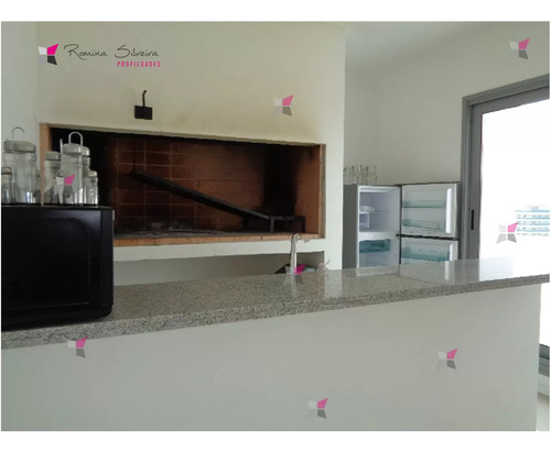 Venta De Apartamento De 2 Dormitorios En Torre Esmeralda Punta Del Este