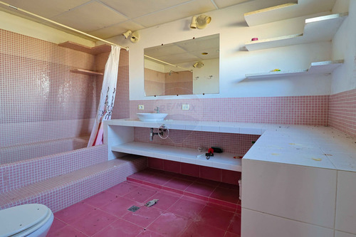 Venta De Quinta Con Casa, Montevideo, 3,7 Hect.