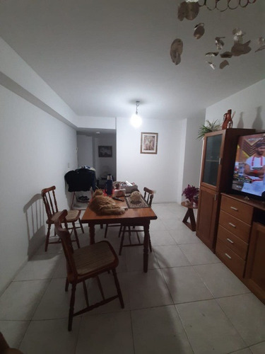 Imagen 7 de 14 de Permuta - Departamento De 2 Ambientes En Venta - Moron Centro
