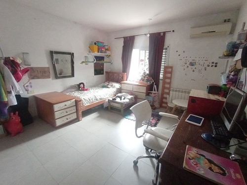 Parque Chas Hermosa Casa En Esquina