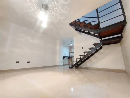 Townhouse O Casa Equipada En Conjunto Cerrado En Tazajal Naguanagua Alb 2