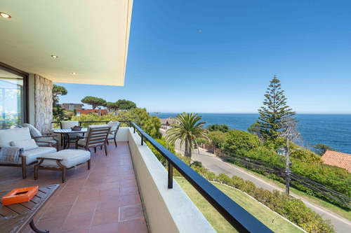 Casa Con Excelente Ubicación En Zapallar
