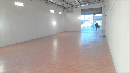 Imagen 2 de 14 de Local Comercial En El Ingreso A Mar De Ajó.