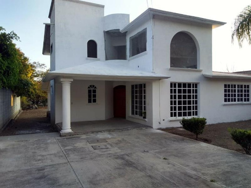 Imagen 3 de 12 de Casa Sola En Venta Centro
