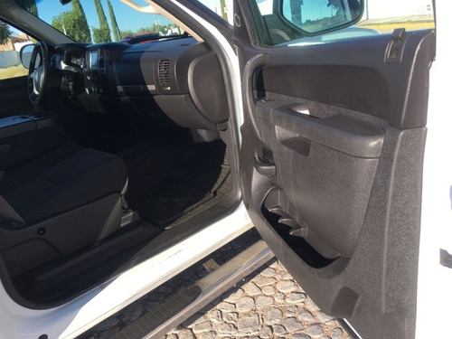 Imagen 8 de 10 de Chevrolet Cheyenne 2012 5.3 2500 Cab Lt 4x2 Mt