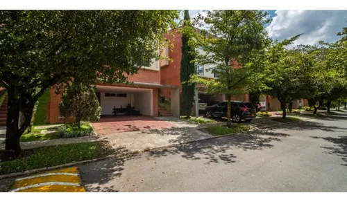 Casa En Arriendo En Envigado