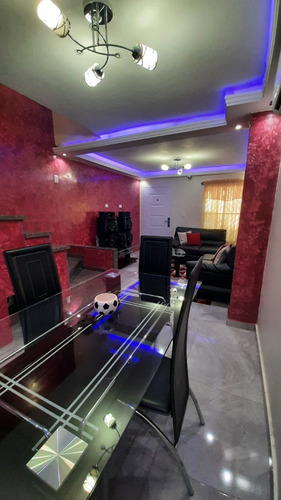 Imagen 3 de 8 de Townhouse En Alquiler Conjunto Residencial Ciudad Real Barcelona