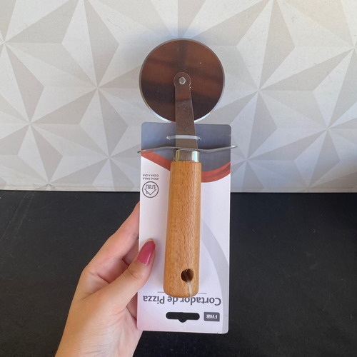 Carretilha Cortador De Pizza De Inox Com Cabo De Bambu