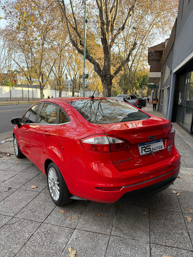 Ford Fiesta Kinetic 1.6 Sedan Titanium Powershift 120cv
