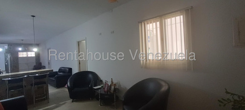Casa En Venta En La Candelaria Maracay 25-24156 Irrr