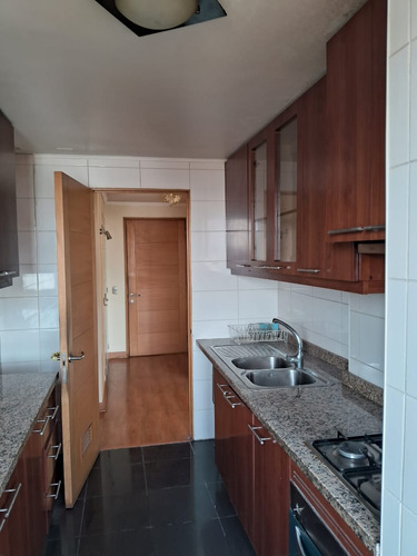Departamento De Lujo En Sector Residencial: 2 Dormitorios, 2