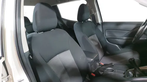Mitsubishi L200 2.4 GLX GASOLINA