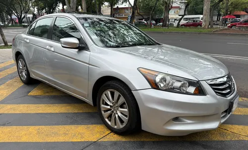 Honda Accord EXL sedan at