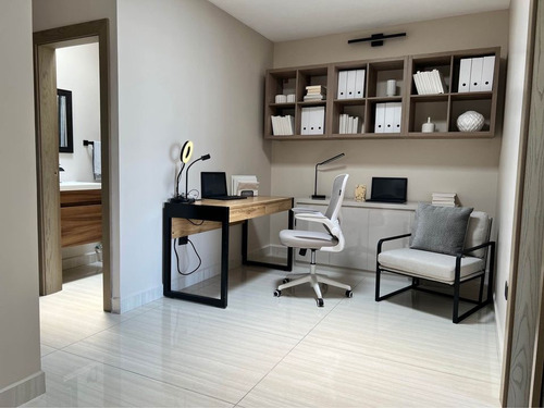 Venta De Casa (250m2) En Calle Cerrada A 10 Mins De Corazon De Santa Fe, Muy Bien Comunicado Db15-z74