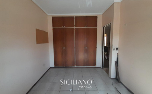 Reservado - Casa - Boedo - 4 Amb C/garage, Patio, Balcón, Quincho Y Parrilla S/lote Propio. - 218m²