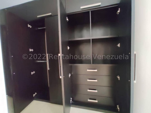 Apartamento En Venta En San Isidro Maracay Aragua 23-1894 Irrr