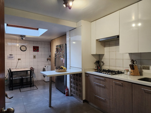 Venta Casa Camino Las Flores, San Carlos De Apoquindo 4d+ser