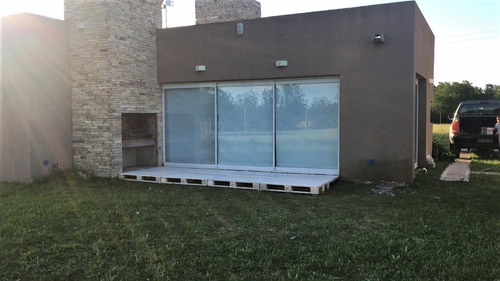 Imagen 3 de 13 de Casa Moderna Diseño Minimalista. 80 Mts Cuadrados, En Barrio Cerrado Las Lomas
