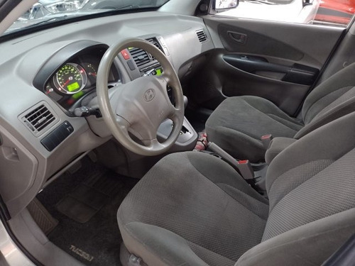 Imagem 8 de 11 de Tucson 2.0 Mpfi Gls 16v 143cv 2wd Gasolina 4p Automático