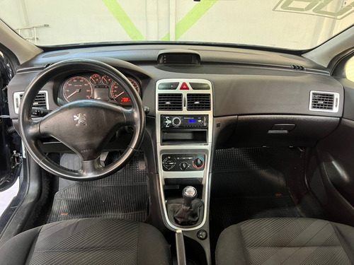 Peugeot 307 1.6 Presence Flex 5p