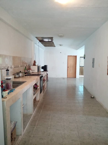 Imagen 2 de 9 de Casa Y Terreno En Los Robles