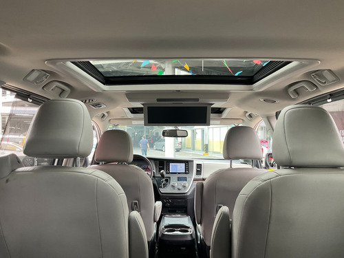 Toyota Sienna 3.5 Limited At