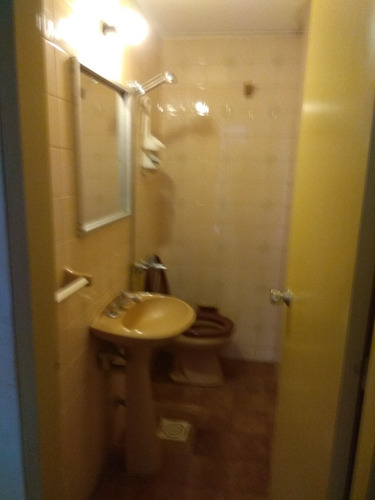 Imagen 4 de 9 de Frente A 18 De Julio Vivienda Ó Oficina