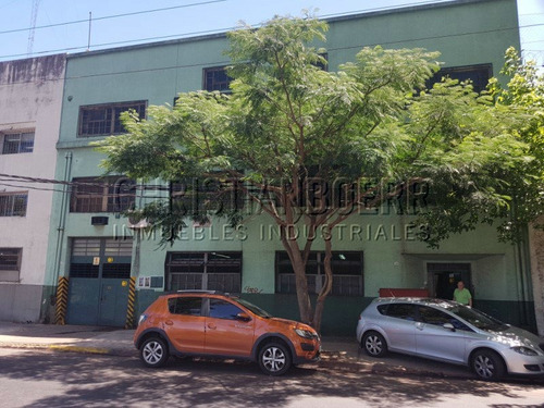 Imagen 1 de 10 de G Paz Y Constiyuyentes - 950m Cub En 2 Plantas - Frente A Te