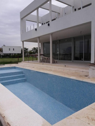 Imagen 2 de 16 de Casa En Venta En Puertos Del Lago, Escobar, G.b.a. Zona Norte