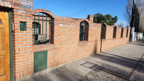 Venta Casa 4 Amb, 670m2, BÂș 26 De Junio, Caleta Olivia