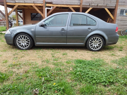 Volkswagen Bora 1.8 Highline T 180cv Cuero 2009