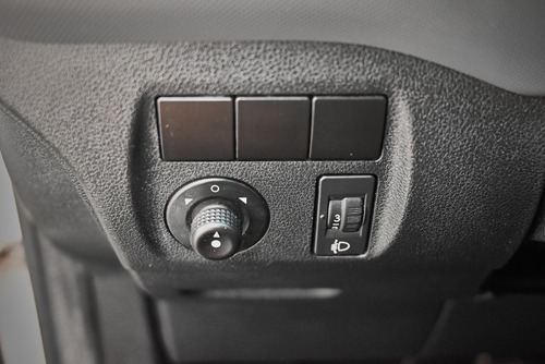 Imagen 14 de 16 de Peugeot Partner 1.6 B9 Corta